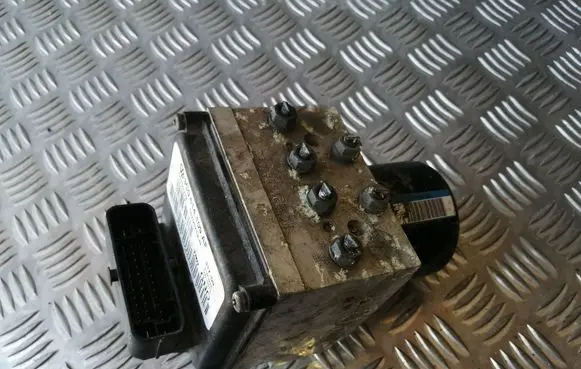 Volkswagen PASSAT B6 ABS Pump 3C0614109AF