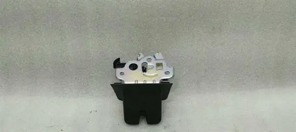 Audi A3 S3 8V Tailgate/trunk/boot lock/catch/latch 8R0827505