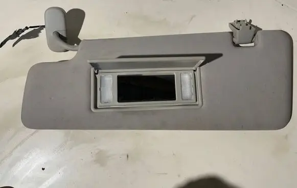 Land Rover Discovery 4 - LR4 Sun visor