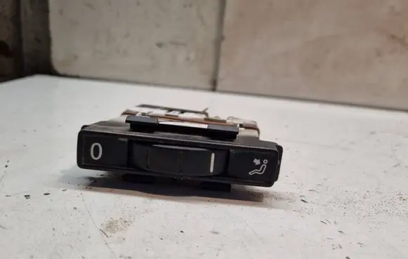 Volkswagen Touareg I Air circulation switch 7L6819766