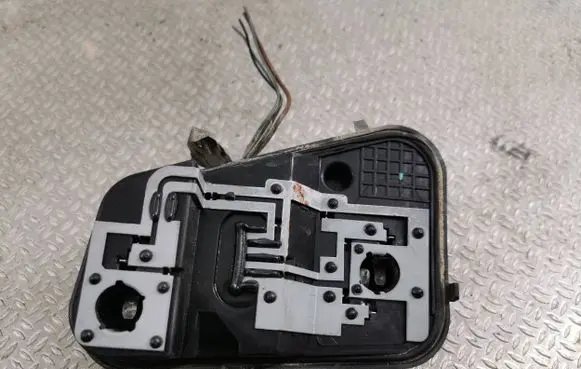 Volkswagen Touareg I Tail light bulb cover holder 28252202