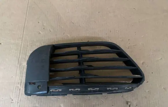 BMW X1 F48 F49 Front bumper lower grill 5111754777 10833610