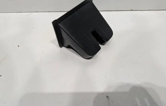 Skoda Octavia Mk4 Tailgate/boot lid lock trim 5E7827520