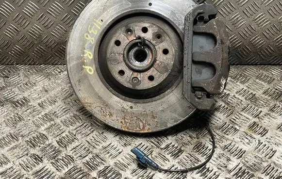 Opel Meriva A Front wheel hub spindle knuckle