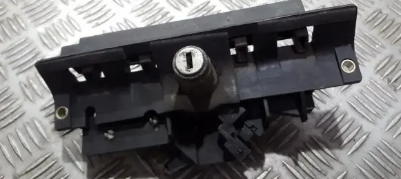 Audi A6 S6 C5 4B Tailgate/trunk/boot exterior handle 8d9827565c