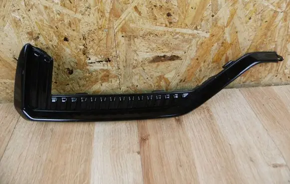 Volvo XC60 Rear bumper corner part panel trim 32136213