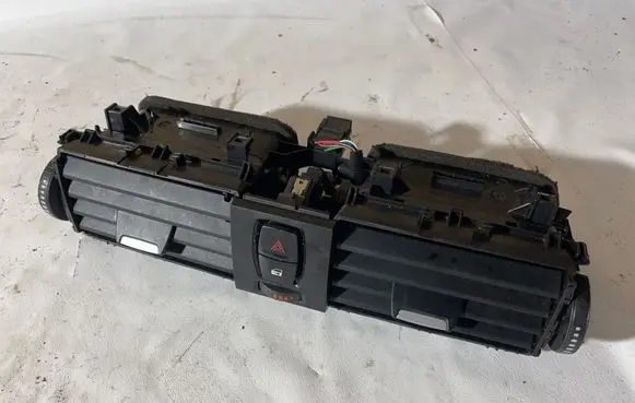 BMW 3 F30 F35 F31 Dash center air vent grill 508835