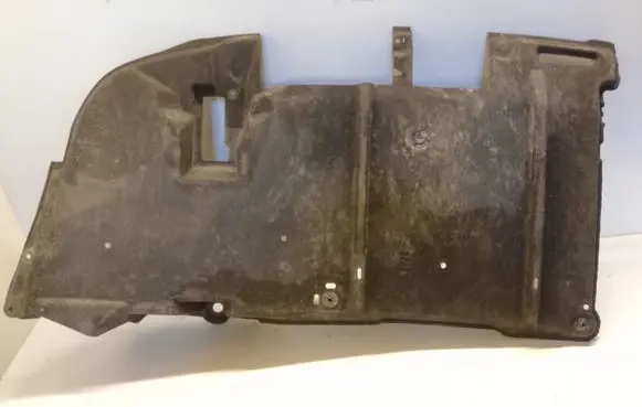 Toyota Avensis T270 Rear bumper underbody cover/under tray 5839905010