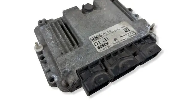 Volvo V50 Engine control unit/module 0281011775