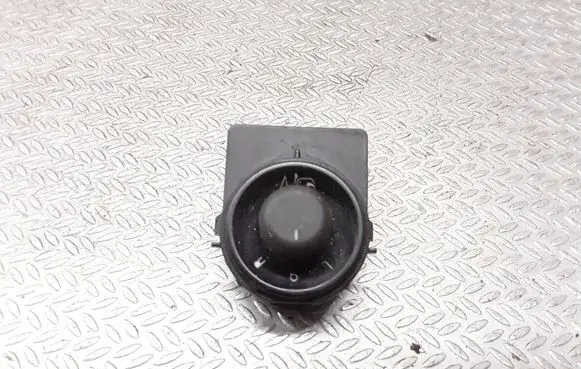 Wing mirror switch
