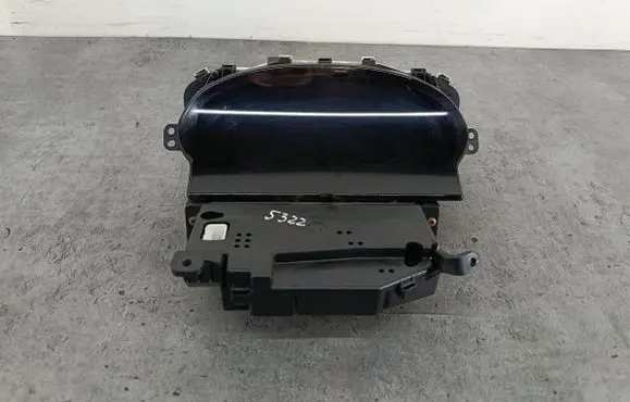 Toyota Yaris Speedometer (instrument cluster) 