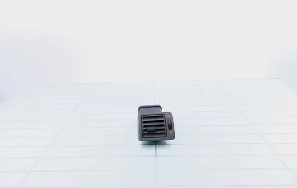 Volvo V50 Dashboard side air vent grill/cover trim A1007037 39893705 Y01103