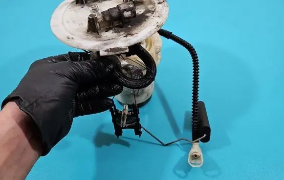 Opel Zafira B In-tank fuel pump 0580303063 IMPRK1368003