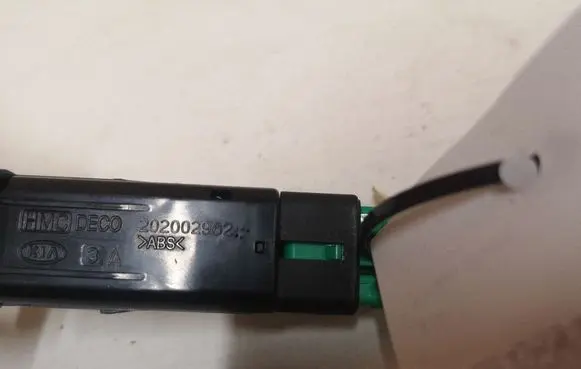 KIA Sorento Windscreen/window heater switch 202002962 621W05010