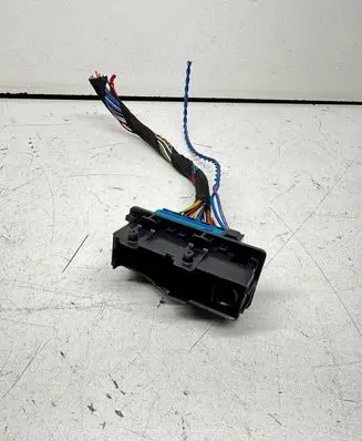 BMW 5 G30 G31 G38 Front door wiring loom 9221027 PA66GF30 18235111B