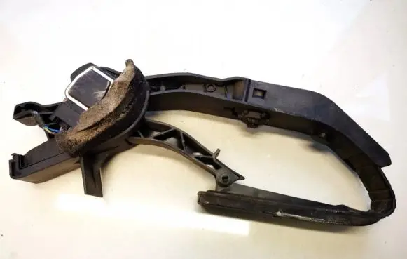 Mercedes-Benz E W211 Accelerator throttle pedal a2113000404
