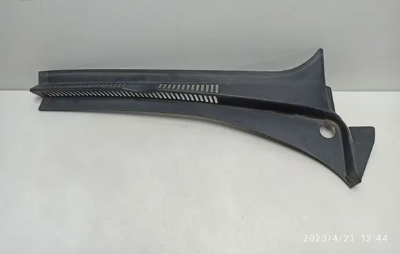 Volkswagen Golf Plus Wiper trim 5M0819404B