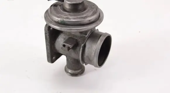 BMW 5 E39 EGR valve 7785452