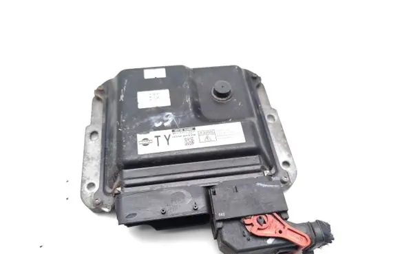 Nissan Pathfinder R51 Engine control unit/module 237105X05C MB2758008935