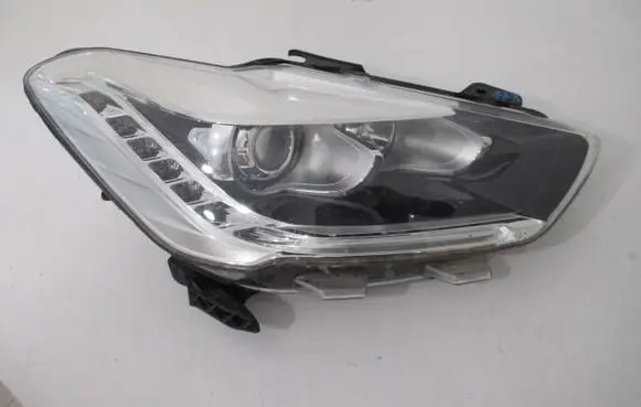 Citroen DS5 Headlight/headlamp 9806093580