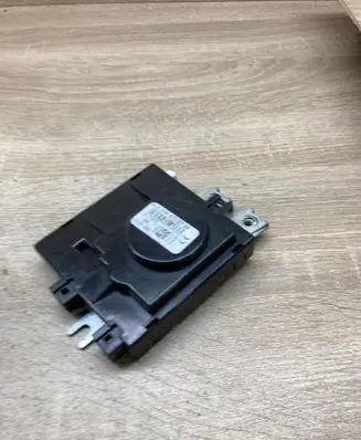 Mercedes-Benz C W204 Aerial antenna amplifier A2048702789
