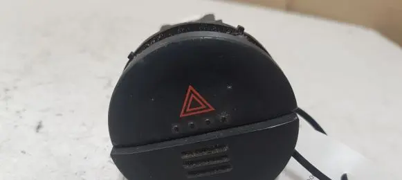 Nissan Primera Hazard light switch 06016