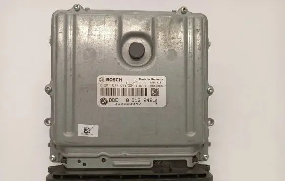 BMW 5 F10 F11 Engine control unit/module 8513242 030223047 0281017679