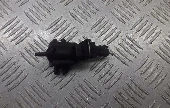 Audi A3 S3 8L Valve vacuum 037906283B