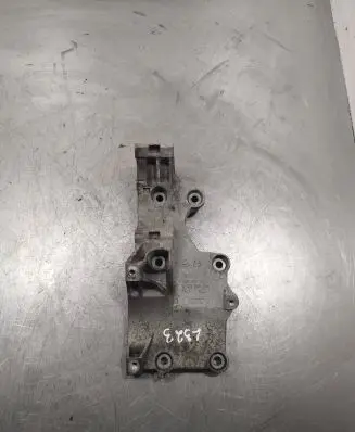 Volkswagen Touran I Engine mounting bracket 03G903143