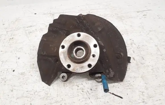 BMW X5 E53 Front wheel hub spindle knuckle