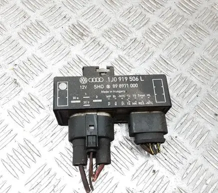 Audi A3 S3 8L Coolant fan relay 1J0919506L 898971000