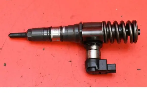 Volkswagen PASSAT B5.5 Fuel injector 03G130073G