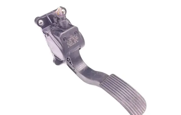Mercedes-Benz Vito Viano W639 Accelerator throttle pedal A9063000304 ZGS011Q014 0280755025