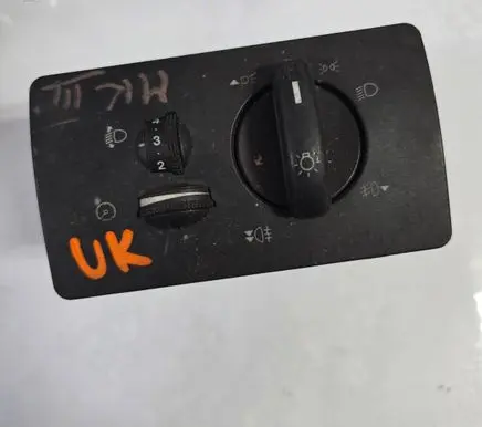 Ford Mondeo Mk III Light switch 4S7T13A024