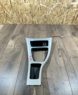 BMW 3 E90 E91 Dashboard glove box trim 6982447