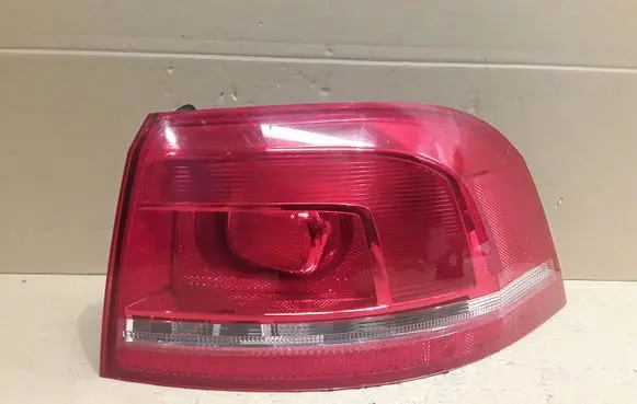 Volkswagen PASSAT B7 Rear/tail lights 3AF945096E