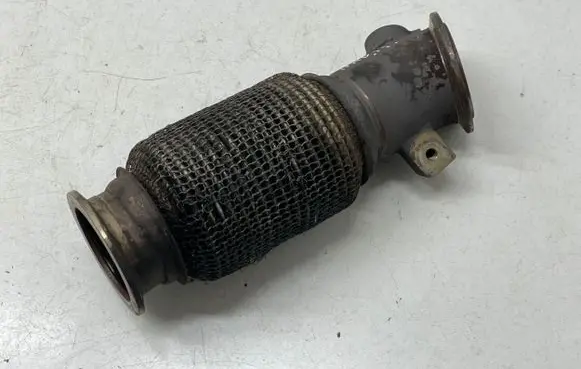 Nissan Navara D23 Muffler pipe connector clamp 