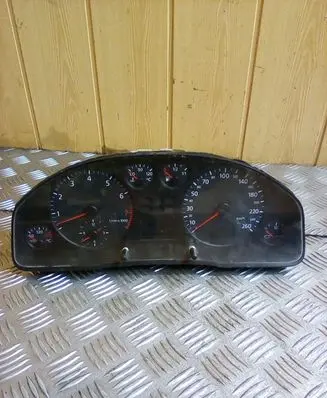 Audi A6 S6 C5 4B Speedometer (instrument cluster) 4B0919860F