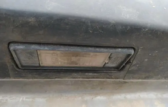 Peugeot 607 Number plate light