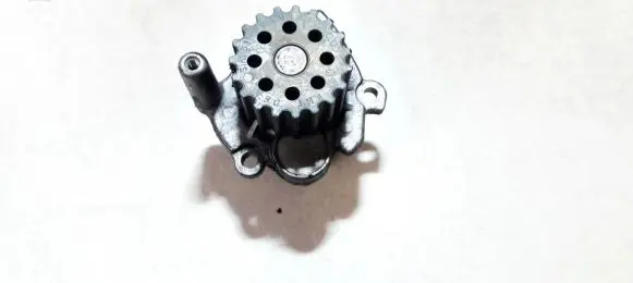 Volkswagen Touran I Water pump 038121019e 03l121031c