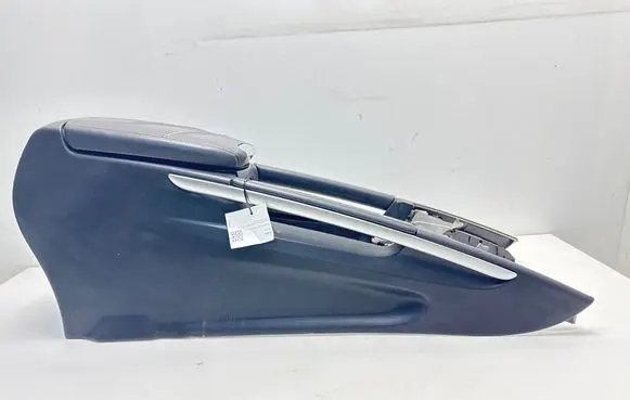 Mercedes-Benz ML W164 Armrest A1646801814