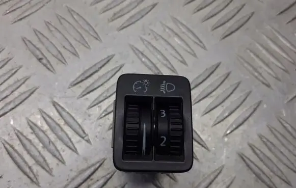 Volkswagen PASSAT B6 Light relay 3C0941333A