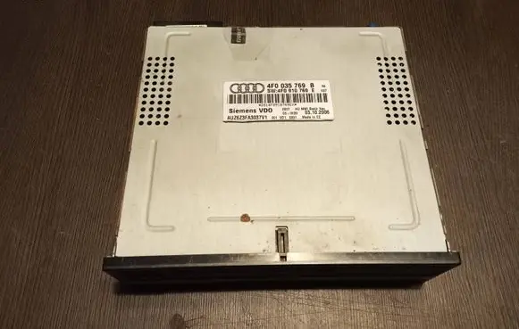 Audi A6 S6 C6 4F Navigation unit CD/DVD player 4F0035769B AUZ6Z3FA3037V1 4F0910769E