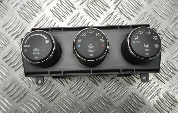 Chrysler Sebring (JS) Climate control unit P55111886AB Y1122