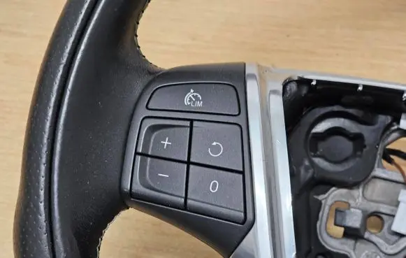 Volvo V40 Steering wheel P31332927 34152641B