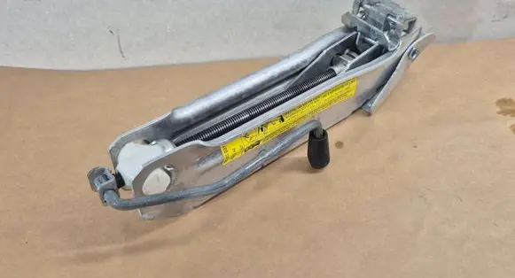 Audi A4 S4 B7 8E 8H Lift Jack 8E0011031M