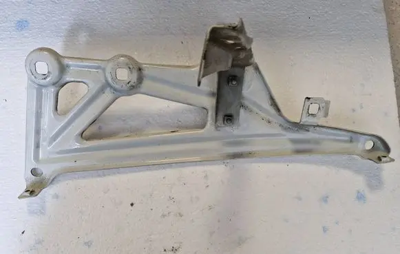 BMW X1 F48 F49 Fender mounting bracket 7329448