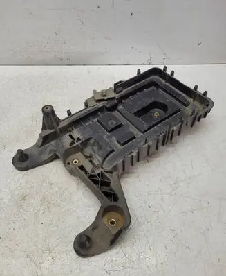 Volkswagen PASSAT B6 Battery tray 1K0915333