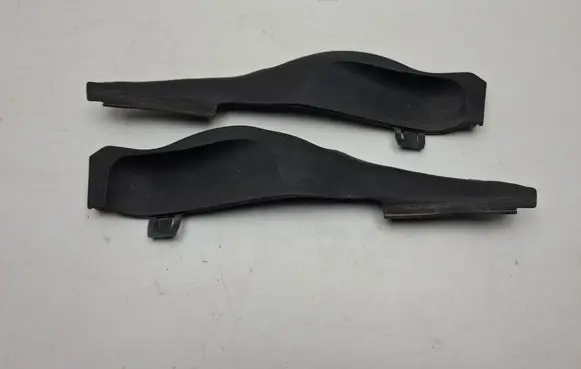Volvo XC60 Windshield trim 31297703 31297704