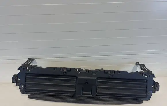 Audi A4 S4 B9 8W Intercooler air guide/duct channel 8W0971277